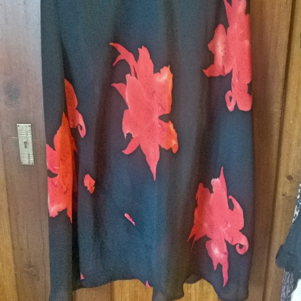 Hawaiian style hibiscus print skirt